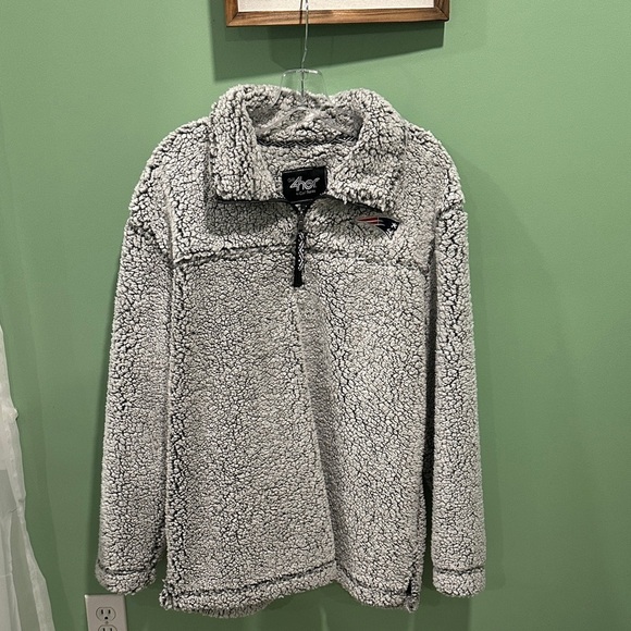 NEW ENGLAND PATRIOTS Apt. 9 Gray Sherpa Pullover - Picture 2 of 5